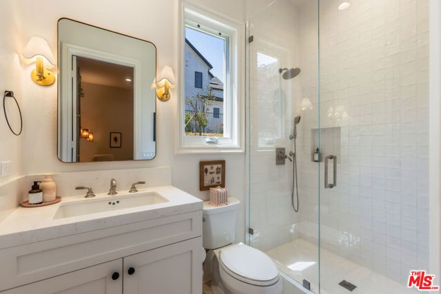 2052 Shadow Creek Drive, Agoura Hills, CA 91301