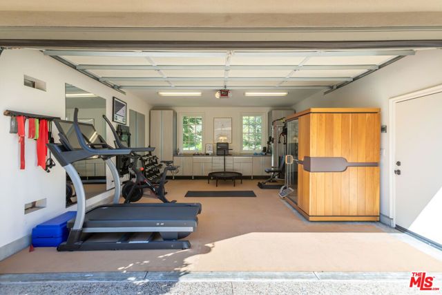 2052 Shadow Creek Drive, Agoura Hills, CA 91301