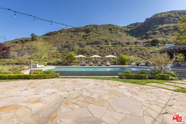 2052 Shadow Creek Drive, Agoura Hills, CA 91301
