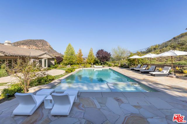 2052 Shadow Creek Drive, Agoura Hills, CA 91301