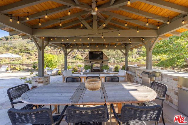 2052 Shadow Creek Drive, Agoura Hills, CA 91301