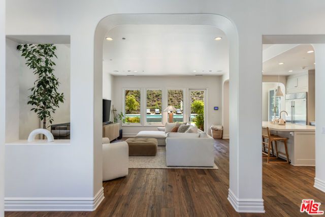 2052 Shadow Creek Drive, Agoura Hills, CA 91301