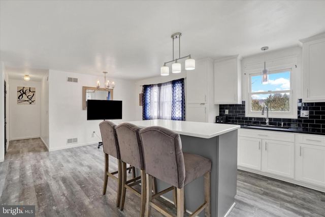 17 MEISENHELDER RD, Wrightsville, PA 17368