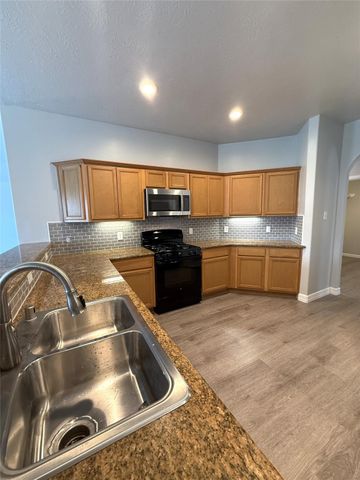 850 Saltcreek Bend Lane, La Marque, TX 77568