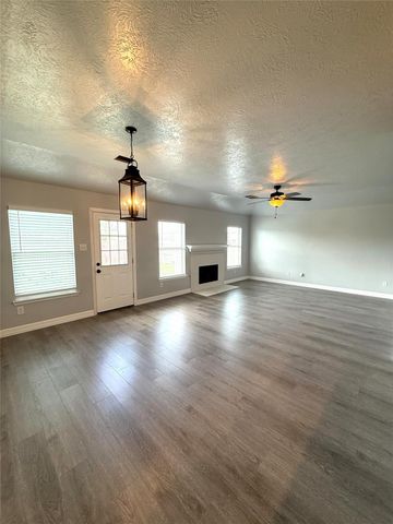 850 Saltcreek Bend Lane, La Marque, TX 77568