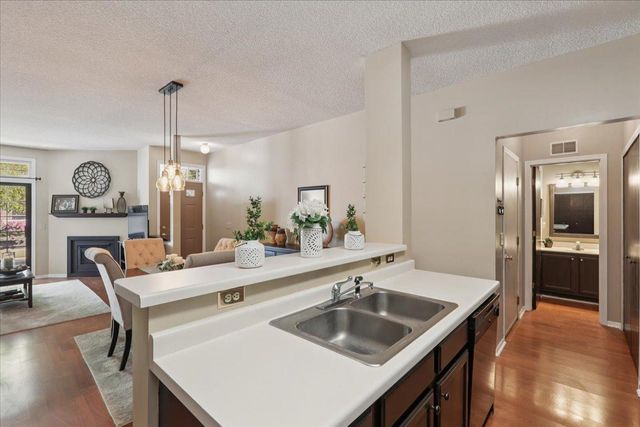 15568 Gateway Path 147, Apple Valley, MN 55124