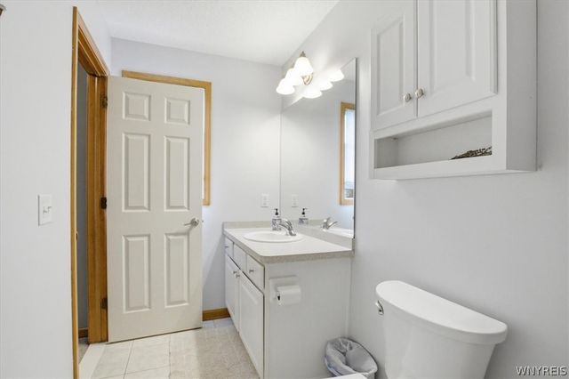 2305 Winterberry Drive, Hamburg, NY 14085