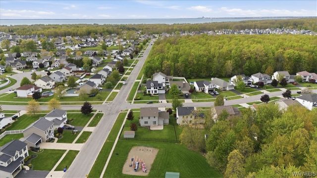 2305 Winterberry Drive, Hamburg, NY 14085