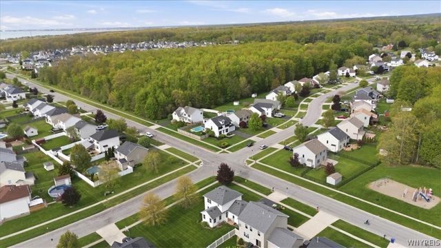 2305 Winterberry Drive, Hamburg, NY 14085