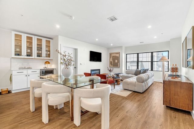 20 Audubon Way 203, Canton, MA 02021