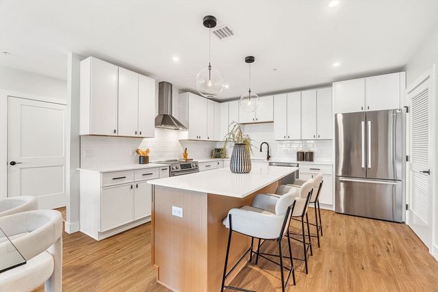 20 Audubon Way 203, Canton, MA 02021