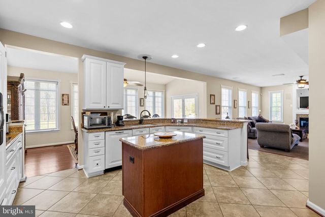 8601 PAPS PKWY, La Plata, MD 20646