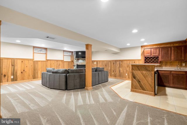 8601 PAPS PKWY, La Plata, MD 20646
