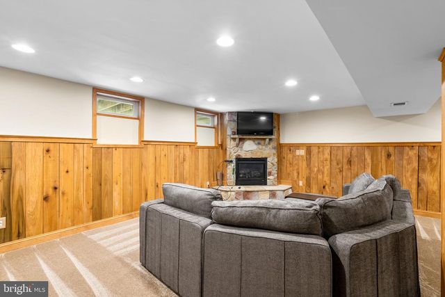 8601 PAPS PKWY, La Plata, MD 20646