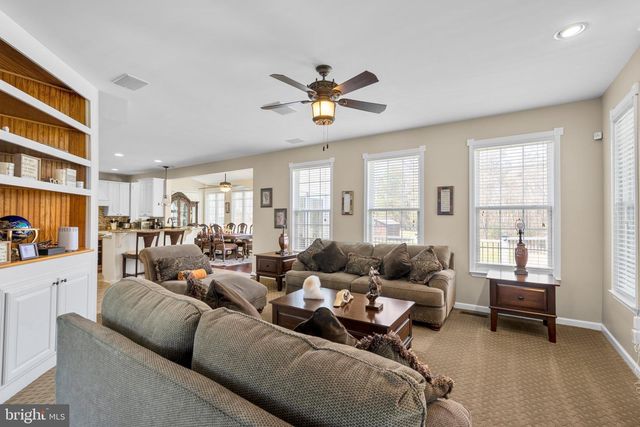 8601 PAPS PKWY, La Plata, MD 20646