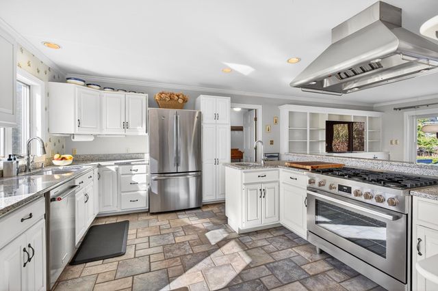 6 Drury Lane, South Berwick, ME 03908