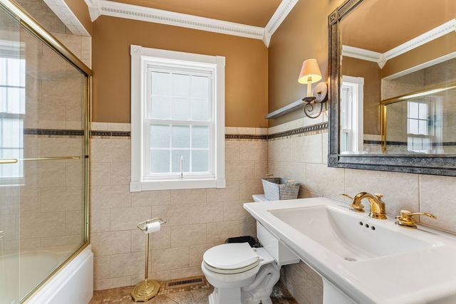 2509 East Street, Davenport, IA 52803