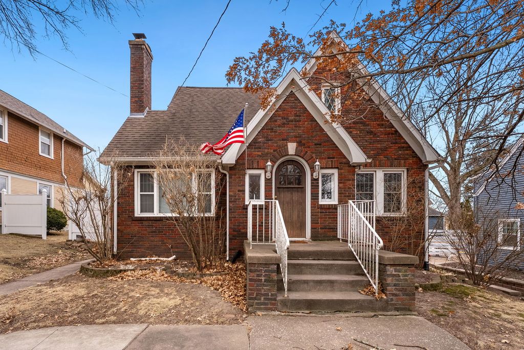 2509 East Street, Davenport, IA 52803