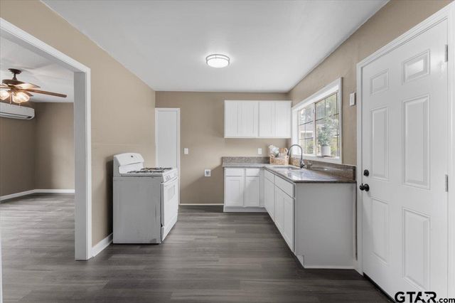2318 Pine Burr Rd., Tyler, TX 75702