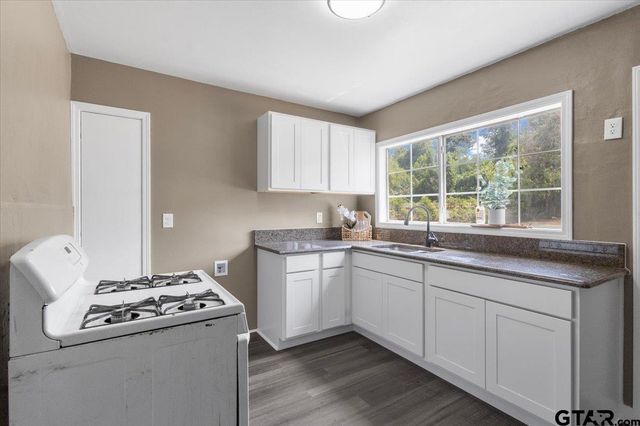2318 Pine Burr Rd., Tyler, TX 75702