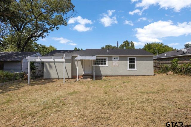 2318 Pine Burr Rd., Tyler, TX 75702