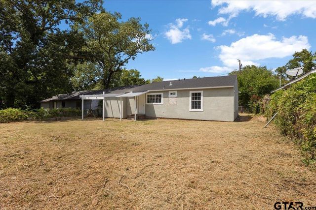 2318 Pine Burr Rd., Tyler, TX 75702