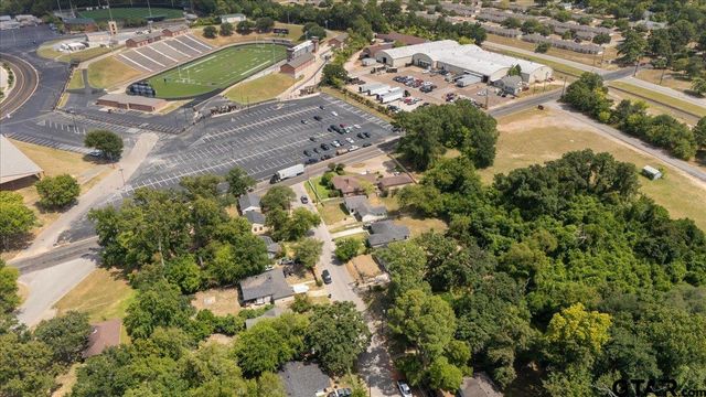 2318 Pine Burr Rd., Tyler, TX 75702