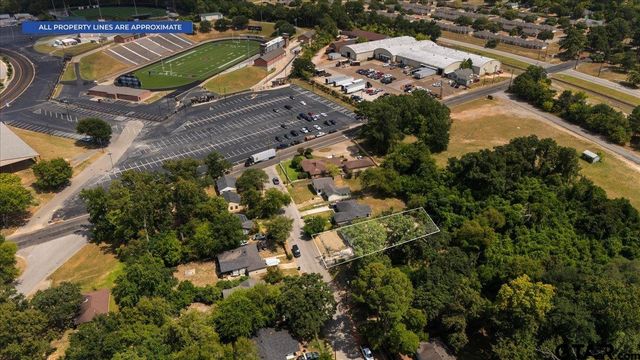 2318 Pine Burr Rd., Tyler, TX 75702