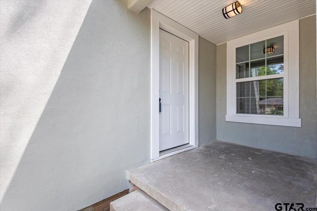 2318 Pine Burr Rd., Tyler, TX 75702