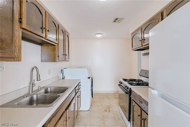 12900 Lake Avenue 1924, Lakewood, OH 44107