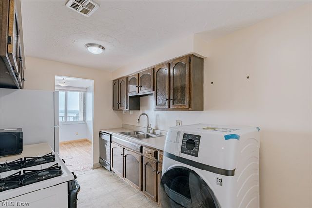 12900 Lake Avenue 1924, Lakewood, OH 44107