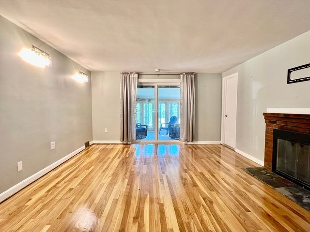 9 Champlain Dr., Hudson, MA 01749