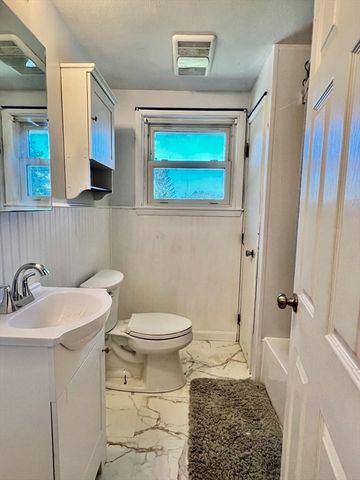 9 Champlain Dr., Hudson, MA 01749