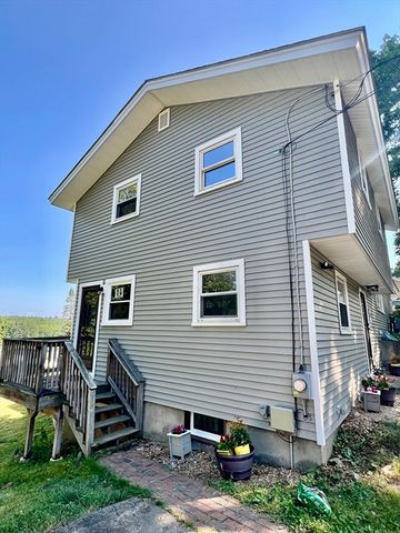 9 Champlain Dr., Hudson, MA 01749