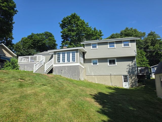 9 Champlain Dr., Hudson, MA 01749