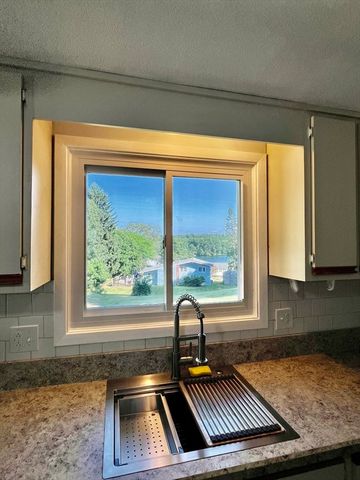 9 Champlain Dr., Hudson, MA 01749