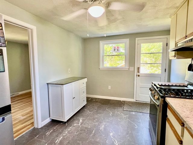 9 Champlain Dr., Hudson, MA 01749