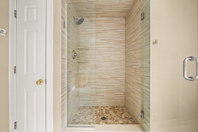 69 Fairview Ln, Plymouth, MA 02360