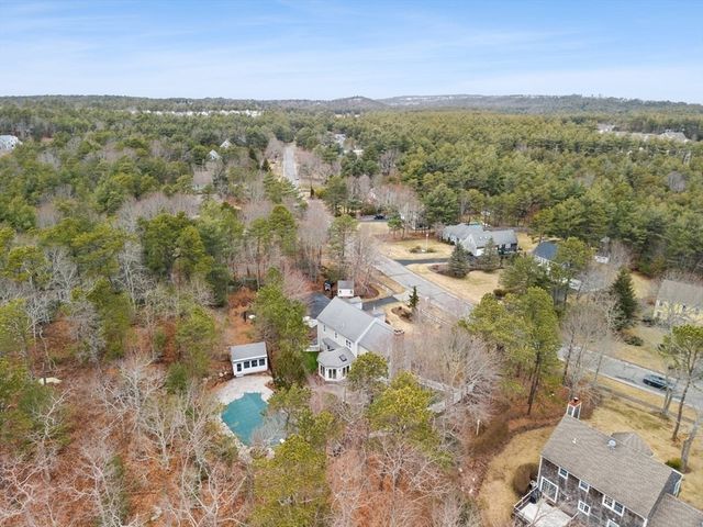 69 Fairview Ln, Plymouth, MA 02360