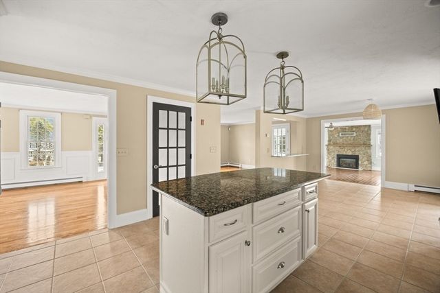 69 Fairview Ln, Plymouth, MA 02360