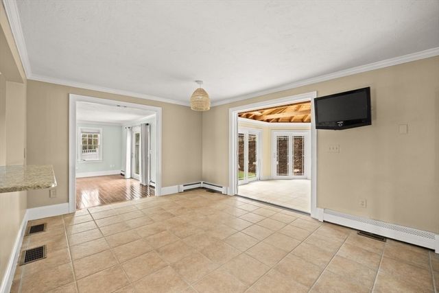 69 Fairview Ln, Plymouth, MA 02360