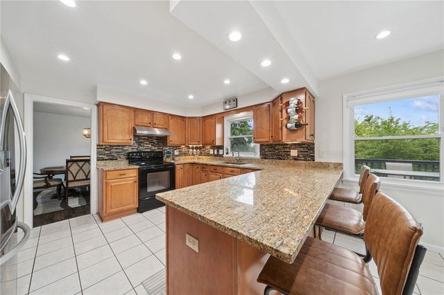 105 Hidden Valley Rd, Monroeville, PA 15146