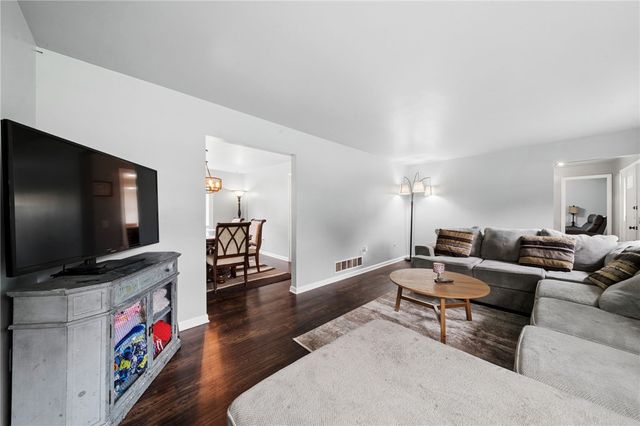 105 Hidden Valley Rd, Monroeville, PA 15146