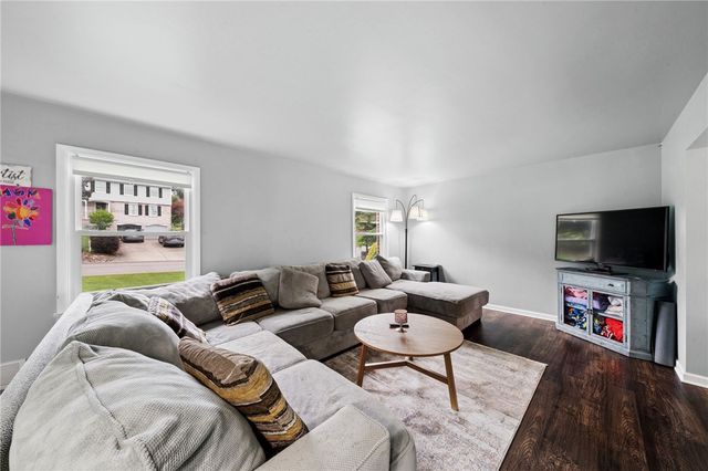 105 Hidden Valley Rd, Monroeville, PA 15146