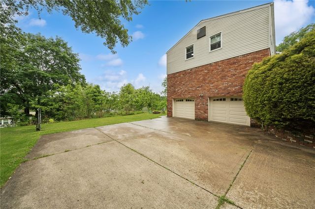 105 Hidden Valley Rd, Monroeville, PA 15146