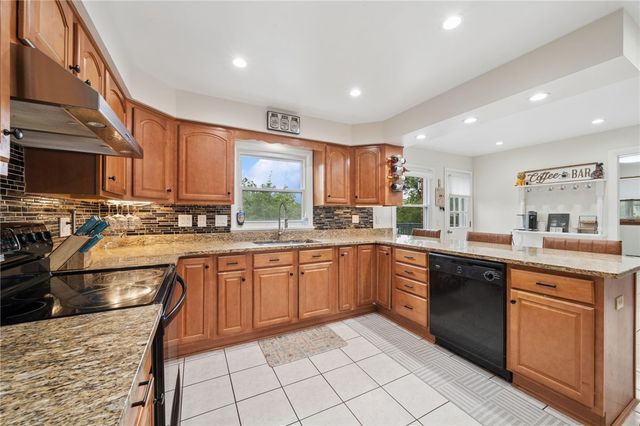 105 Hidden Valley Rd, Monroeville, PA 15146