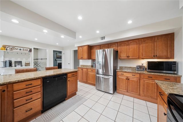 105 Hidden Valley Rd, Monroeville, PA 15146