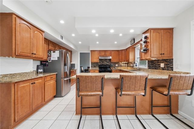105 Hidden Valley Rd, Monroeville, PA 15146
