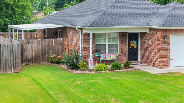 607 S 3rd Street, Dardanelle, AR 72834