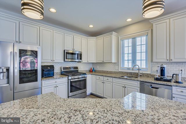 27 POTTER RD, Hillsborough, NJ 08844